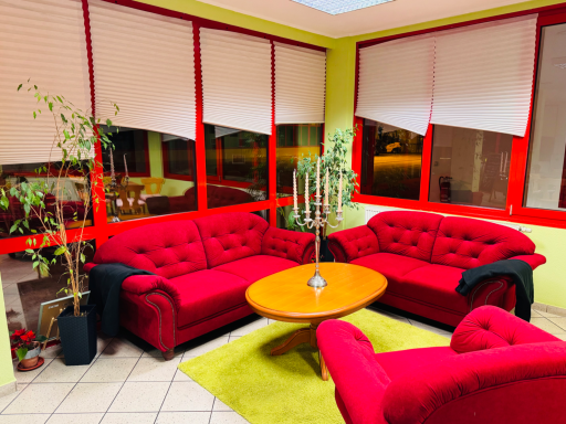 Am Anfang standen die roten Sofas 